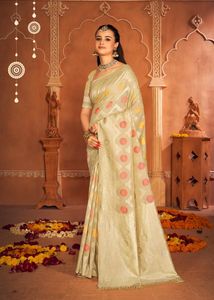 Dernier créateur Banarasi Silk Zari Weaving Border Saree by Fab Zonw Indian & Pakistanais Clothing - Product Image 5