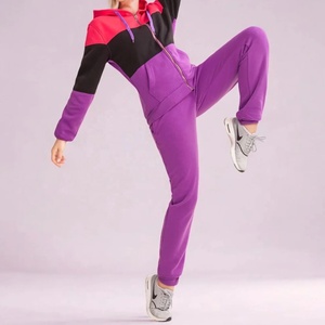 ชุดเซ็ตสองชิ้นสไตล์สตรีทแวร์ลายพิมพ์สำหรับฤดูใบไม้ร่วง ผลิตจากผ้าฝ้ายฟลีซน้ำหนักเบา เป็นมิตรกับสิ่งแวดล้อม เสื้อฮู้ดดี้และกางเกงจ็อกเกอร์หลากสี - Product Image 6