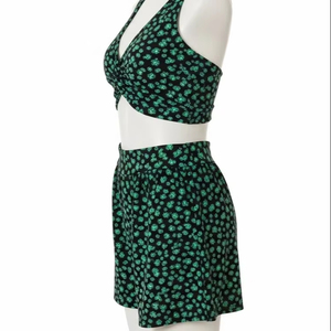 Ensemble de vêtements de plage deux pièces écologiques, tissu durable, design élégant, confortable pour la plage et la piscine - Product Image 3