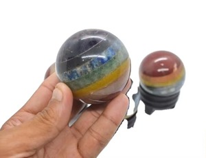 Bola de esfera de piedras preciosas pulidas naturales de diseño único para equilibrio de Chakra de meditación y decoración del hogar disponible al mejor precio - Product Image 2