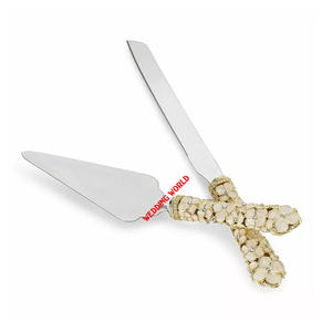 Serveur de gâteau en métal au design personnalisé de haute qualité, fait à la main, de concepteur, nouveaux couverts, serveur de gâteau décoratif classique et élégant - Product Image 1