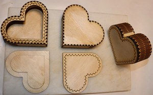 Boîte à bijoux en bois poli décorative en forme de cœur, style vintage, en bois massif, faite à la main, multifonctionnelle, boîte de rangement pour bibelots pour mariage - Product Image 3