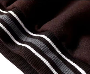 Chaqueta de hombre auténtica personalizada al por mayor con bordado de chenilla suave de material premium y chaqueta universitaria de acabado elegante para hombre - Product Image 5