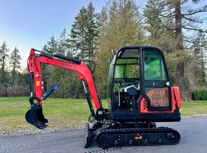 LIVRAISON GRATUITE AGT NT30 MINI-EXCAVATRICE 16 CV Lame avant de 51 pouces Cabine intégrée Ventilateur intérieur Pouce hydraulique Bras oscillant Homologué EPA CE - Product Image 2