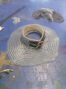 Armadura de Malla Metálica Sólida de Etiqueta Privada para Presentaciones Históricas que Ofrece una Reproducción Precisa y una Gran Durabilidad - Product Image 4