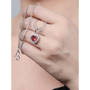 Collar de Cadena con Corazón de Aleación de Zinc Color Granate, Moderno, para Regalo - Product Image 1