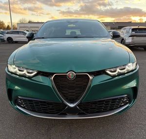 Modelo Mejor Calificado Verde 2024 Alfa-Romeo Tonale TI - Product Image 1