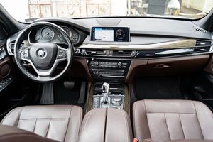 BMW X5 xDrive35i del 2017 <span class=keywords><strong>Usata</strong></span> in Ottime Condizioni, Motore Turbo a 6 Cilindri, Colore Atlas Cedar Metallic, Interni Mocha, Pacchetto Clima Freddo - Product Image 4