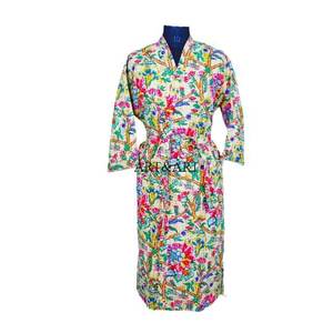 Albornoz Maxi de Algodón Indio Kantha Hecho a Mano al por Mayor, Elegante Kimono con Cuello en V, Cierre con Cordón y Diseño de Retazos - Product Image 1