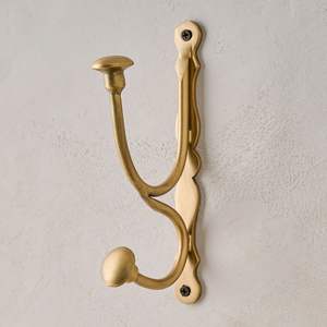 Ganchos de pared elegantes de latón que añaden un toque de lujo a los vestíbulos, pasillos y dormitorios, organizando el espacio con un fuerte sistema de fijación a la pared. - Product Image 5