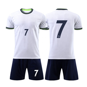 Vêtements de football personnalisés avec services OEM, kits complets de conception à rayures par sublimation, uniformes d'entraînement sportif, maillots de football à ajustement rapide - Product Image 1