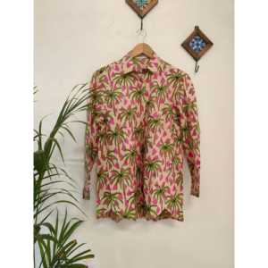 Camisa Larga con Estampado Floral Tropical Tango, Elemento de Moda con Estampado Floral - Product Image 2