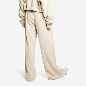 Pantalones Deportivos de Mujer con Logotipo Bordado, Felpa de Algodón Grueso, Estilo Holgado y Acampanado, Pantalones Deportivos Personalizados para Mujer - Product Image 2