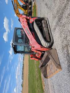 Chargeur sur chenilles compact SVL90-2 Kubota 2015-Puissance robuste. Construit pour effectuer. - Product Image 2