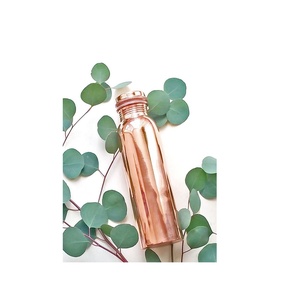 Juego de botellas de agua de cobre, botella personalizada de cobre puro para la exportación, tamaño personalizado, precio barato con uso hecho a mano - Product Image 3