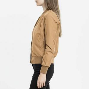 Nouvelle veste bomber rétro américaine pour femmes, printemps automne, streetwear décontracté, veste coupe-vent unisexe, veste bomber beige pour couple - Product Image 4
