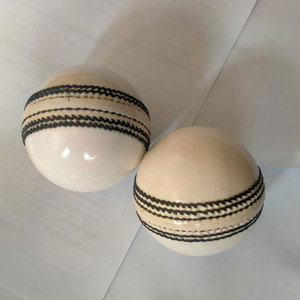 ลูกบอลคริกเก็ตหนังแข็งสีขาวทำมือเกรดออกแบบโลโก้ได้ตามต้องการ - Product Image 4