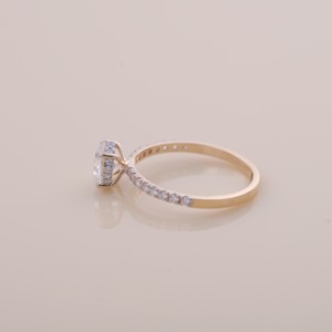 Bague de fiançailles/mariage solitaire en diamant rond brillant cultivé en laboratoire certifié IGI, en or jaune/blanc et rose 9 carats avec bande pavée - Product Image 3