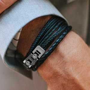 Elegante pulsera de cuero Pulseras de cuero de color negro y rojo Fabricante de calidad premium Mayorista Precio muy barato - Product Image 4