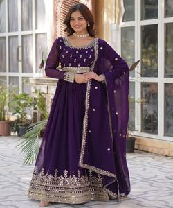 Vestido Anarkali con Dupatta de Georgette Bordado en Algodón, Último Modelo Atractivo, Traje Salwar de Boda con Vuelo, en Existencia, Precio al por Mayor - Product Image 1