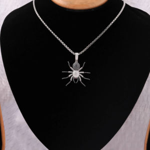 Colgante de Diamante Moissanite en Forma de Araña Personalizado, Hecho a Mano, Brillante en la Oscuridad, Estilo Hip Hop, Aspecto Brillante - Product Image 3