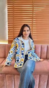 Venta al por mayor Suzani bordado chaqueta de invierno abrigo de mujer chaqueta acolchada abrigo Unisex indio hecho a mano Suzani Chaqueta corta - Product Image 4