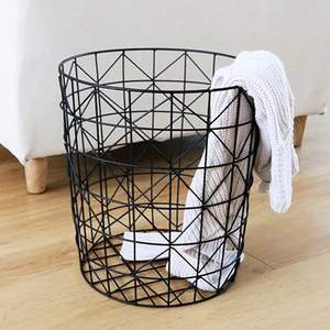 Cesto de Ropa Industrial de Hierro con Opciones Personalizadas, Diseño Moderno para Casas Tipo Loft - Almacenamiento de Ropa Elegante y Funcional - Product Image 3