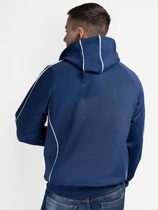 Veste athlétique légère à capuche pour hommes avec capuche et cordon de serrage contrastés et poches latérales de couleur bleue - Product Image 2