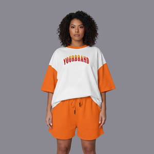 Ensemble 2 pièces pour femme en jersey 100% coton OEM/ODM, logo imprimé sur mesure en sérigraphie, coupe oversize à épaules tombantes, bicolore. - Product Image 4