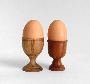 Proveedor al por mayor Soporte de madera para huevos Juego de tazas de madera hechas a mano de calidad superior para venta al por mayor - Product Image 4