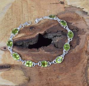Pulsera Ajustable de Plata de Ley con Peridoto, Joyería con Piedras Preciosas, Piedra de Nacimiento de Agosto, Joyería Hecha a Mano, Regalo para Mujer - Product Image 2