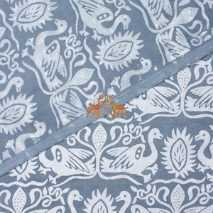Derniers tissus vintage en coton Kashish imprimés à la main avec des motifs d'oiseaux et de fleurs, textiles botaniques vintage - Product Image 2
