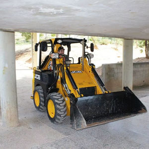 Retroexcavadora JCB 1CX, MINICARGADORA frontal para trabajos de construcción agrícola con componentes de motor central - Product Image 1