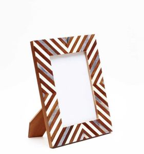 Marco de fotos de madera hecho a mano con chipset de resina artística, pulido a mano brillante, disponible en varios colores, diseño creativo único - Product Image 2