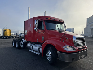 ¡COMPRA AHORA! Manipuladores de Servicio Pesado para Camiones Columbia 120 Sleeper 2004 de 435HP con Transmisión de 10 Velocidades - Listos para Enviar - Product Image 3