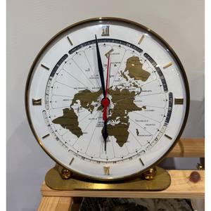 Horloges de table en métal personnalisables en gros, idéales pour les personnes qui attachent de l'importance à la fonctionnalité et au design. - Product Image 1