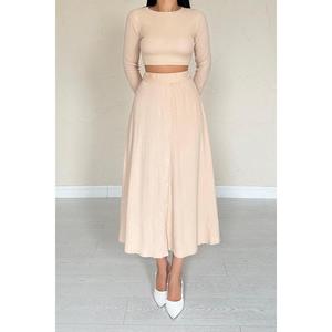 Conjunto de Blusa y Falda de Pana Beige para Mujer al por Mayor - Product Image 2