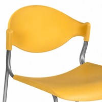 Chaise de conférence jaune avec assise en plastique moulé, dossier incurvé et base en acier, idéale pour les salles de réunion et les salles de classe