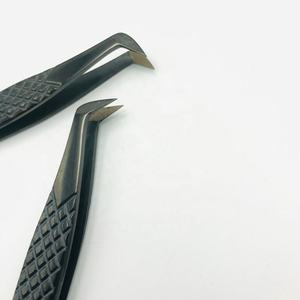 Vente en gros pince à cils professionnelle solide en acier inoxydable avec poignée diamantée Faux cils avec logo personnalisé Plasma noir pointu - Product Image 6