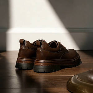 Chaussures décontractées légères avec semelle absorbant la transpiration et structure flexible, chaussures de tous les jours pour hommes, chaussures en cuir - Product Image 4