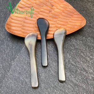 Cuchara para Crema Cosmética de Cuerno de Búfalo 100% Natural, Diseño Clásico de Alta Calidad, Cuchara Redonda Pequeña de 9 cm, Libre de Químicos y Segura - Product Image 1