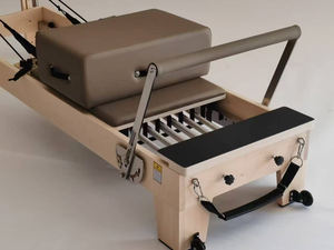 Reformer de Pilates Comercial de Madera de Arce Marrón con Certificación CE, Inteligente, Dinámico y Duradero, para Estudio de Pilates - Product Image 6