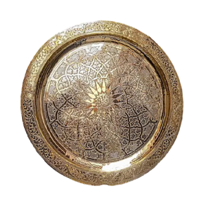 Plato Redondo Árabe de Latón de Alta Calidad con Grabado y Acabado Pulido para Uso en la Cocina y como Plato Decorativo - Product Image 3