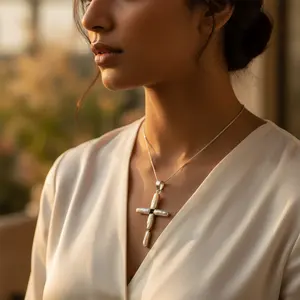 Collar con Colgante de Cruz de Perlas Plateadas para Mujer, Perla de Agua Dulce de Moda, Circonita, Ópalo, Patrón Geométrico, Chapado en Rodio, Platino, Regalo - Product Image 1