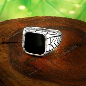 Anillo de Plata de Ley 925 con Ónix Negro en Engaste de Bisel, Gema Grande de Corte Cojín, Unisex, para Boda, Fiesta o Uso Diario - Product Image 5