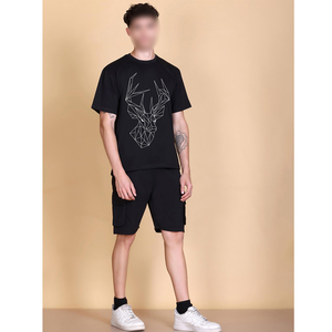 Dans un solide noir couleur vente chaude confortable avec propre logo OEM Service hommes portent des ensembles de t-shirts par des industries étonnantes - Product Image 2