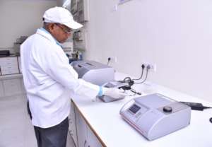 R-3-Cloro-1,2-Propanodiol de Alta Calidad para Uso en Laboratorio, Intermedio Químico y Procesos Químicos, Disponible al Mejor Precio - Product Image 6