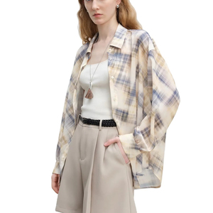 เสื้อเบลาส์ผ้าชีฟองลายตารางของผู้หญิงสำหรับฤดูร้อน2025ระบายอากาศตัดด้านหลังและปรับแต่งภาพเงาที่มีน้ำหนักเบา - Product Image 1