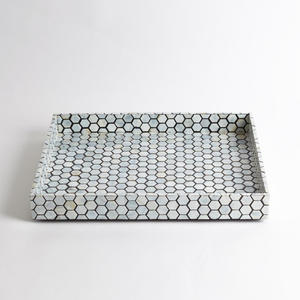 Nouveauté Plateau en bois au design moderne avec incrustation de nacre et d'os pour servir les aliments Décoration d'intérieur pour le plateau de service du Ramadan - Product Image 1