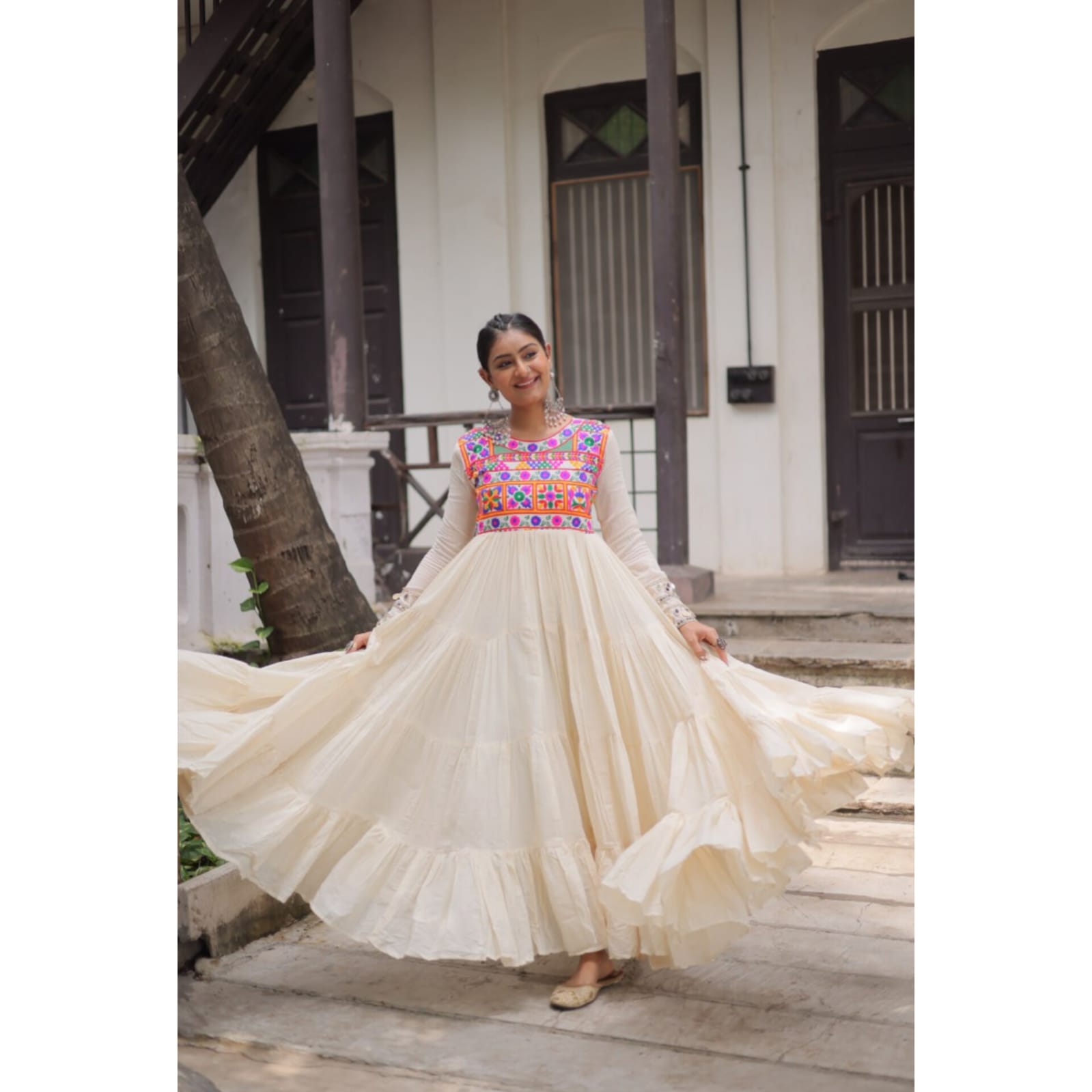 Shop Online Ladies Garba Dress Available in Multiple Sizes | Alibaba.com